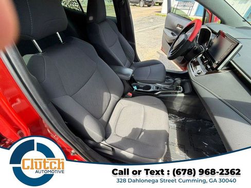 Used 2019 Toyota Corolla Hatchback w/ SE Option Package FWD image 17
