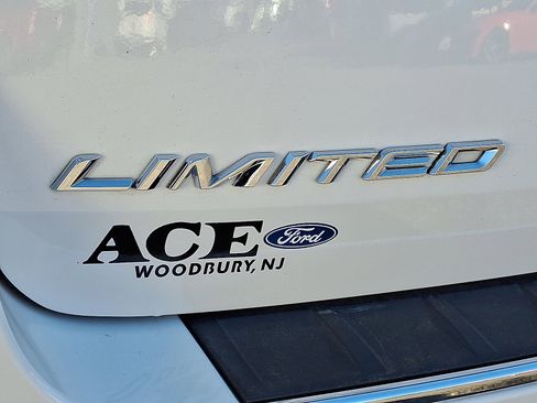 Certified 2022 Ford Explorer Limited w/ Limited Technology Package image 32