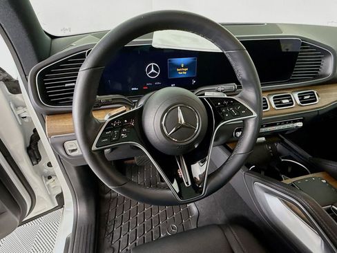 Used 2025 Mercedes-Benz GLE 450e 4MATIC image 12