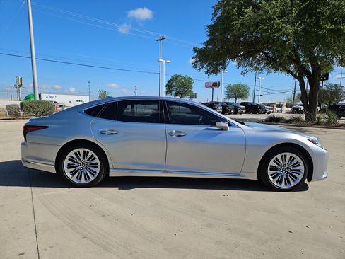 Used 2021 Lexus LS 500 image 2