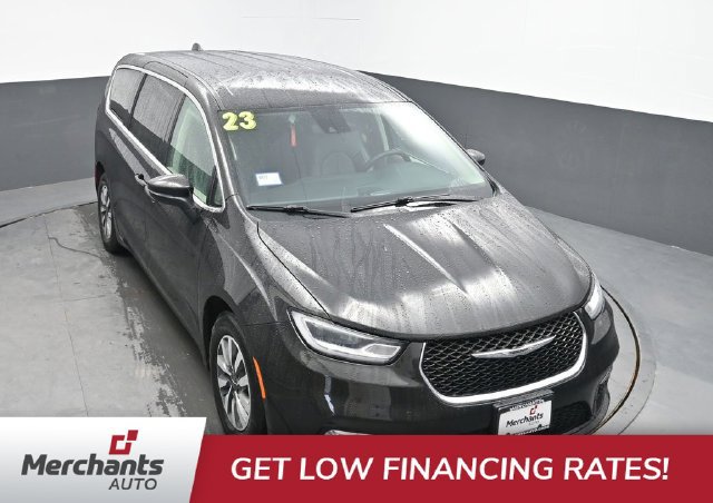 Used 2023 Chrysler Pacifica Touring-L FWD image 22