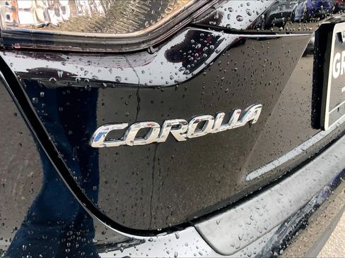 Used 2025 Toyota Corolla LE image 29