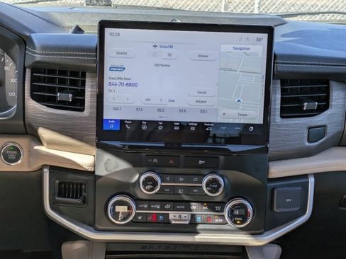 Used 2024 Ford Expedition Limited image 15