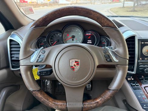 Used 2011 Porsche Cayenne S image 31