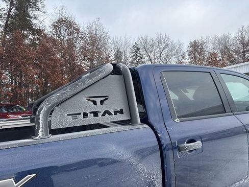 Used 2023 Nissan Titan PRO-4X w/ Pro-4x Convenience Package image 15