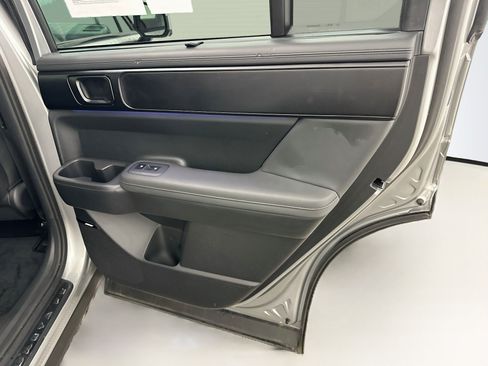 Used 2025 Hyundai Santa Fe Calligraphy AWD/4WD image 34