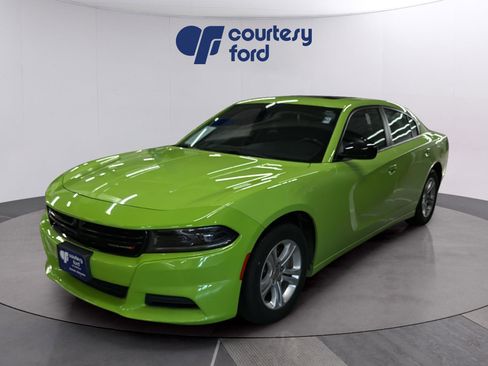 Used 2023 Dodge Charger SXT RWD image 3