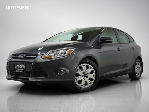 Used 2012 Ford Focus SE w/ SE Winter Pkg image 1