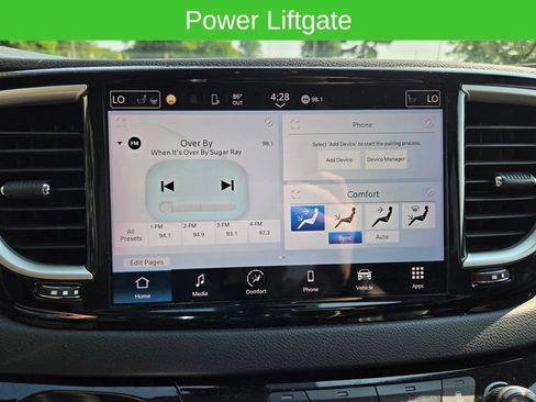 Used 2023 Chrysler Pacifica Touring-L FWD image 16