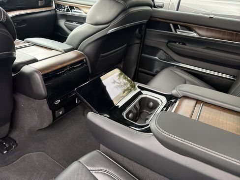 Certified 2025 Jeep Grand Wagoneer 4WD image 15