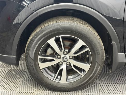 Used 2018 Toyota RAV4 XLE AWD/4WD image 31