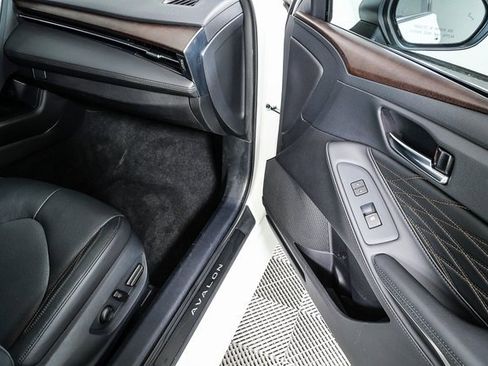 Used 2022 Toyota Avalon Limited w/ Advanced Safety Package image 25