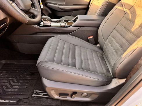 New 2026 Mitsubishi Outlander AWD image 29