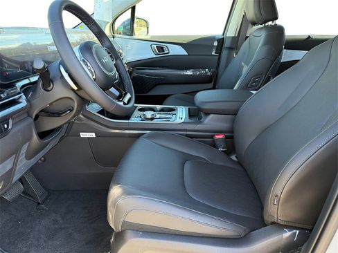 New 2026 Kia Carnival SX image 9