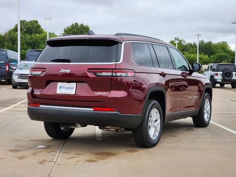 New 2025 Jeep Grand Cherokee L Laredo image 4