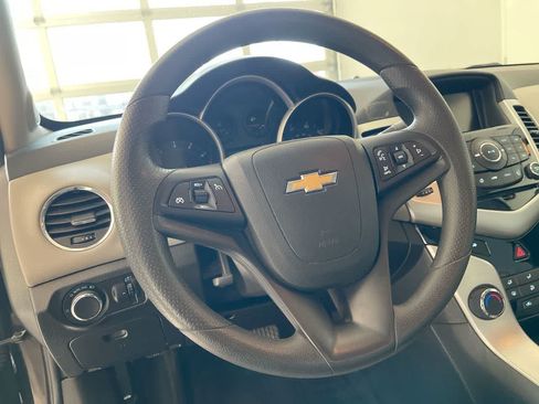 Used 2016 Chevrolet Cruze LT w/ Technology Package FWD image 14