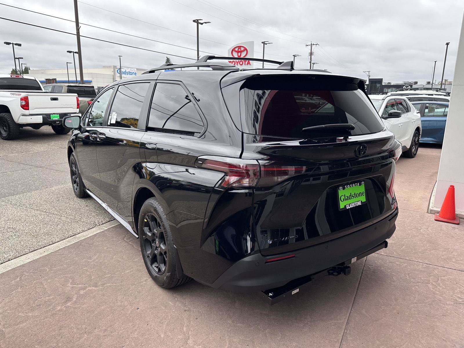 New 2026 Toyota Sienna XLE Woodland Edition AWD/4WD image 3
