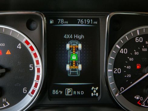 Used 2016 Nissan Titan Platinum Reserve AWD/4WD image 18