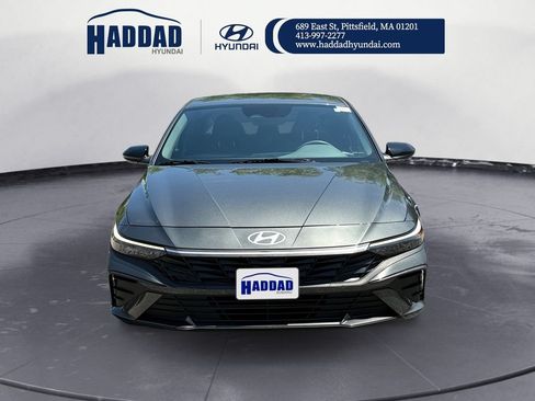 Used 2025 Hyundai Elantra Sport FWD image 8