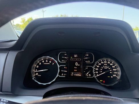Used 2021 Toyota Tundra Platinum AWD/4WD image 33