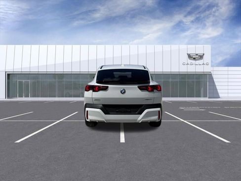 Used 2025 BMW X2 xDrive28i AWD/4WD image 12