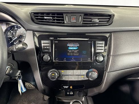 Used 2019 Nissan Rogue S AWD/4WD image 12