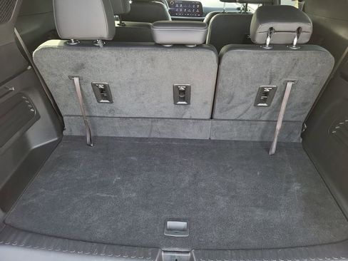 Certified 2025 Chevrolet Traverse LT image 25