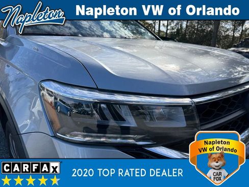 Used 2023 Volkswagen Taos SE image 4