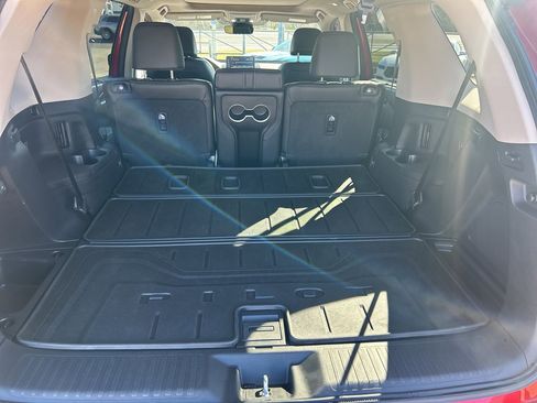 Used 2025 Honda Pilot Elite image 13