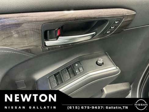 Used 2021 Toyota Highlander Platinum AWD/4WD image 42