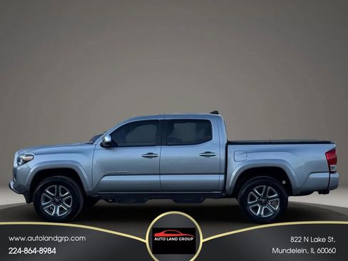 Used 2018 Toyota Tacoma Limited image 3