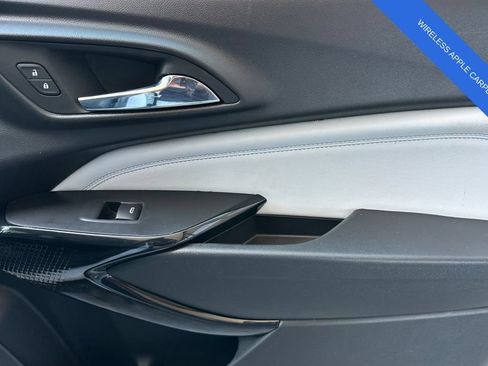 Used 2025 Chevrolet Trax LT w/ Driver Confidence Package FWD image 19