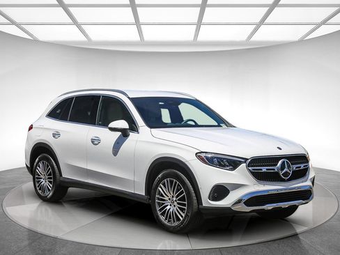 Certified 2026 Mercedes-Benz GLC 300 image 5