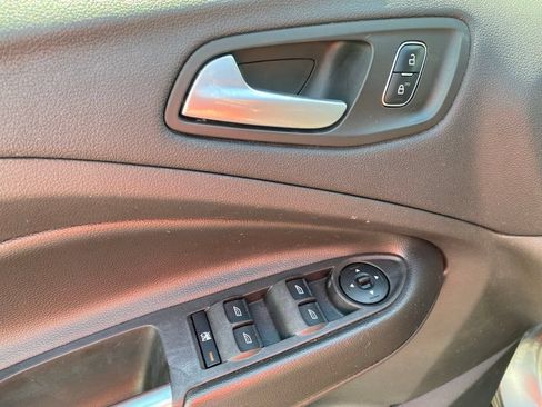 Used 2017 Ford Escape SE AWD/4WD image 13