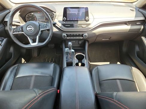 Used 2024 Nissan Altima 2.5 SR FWD image 10