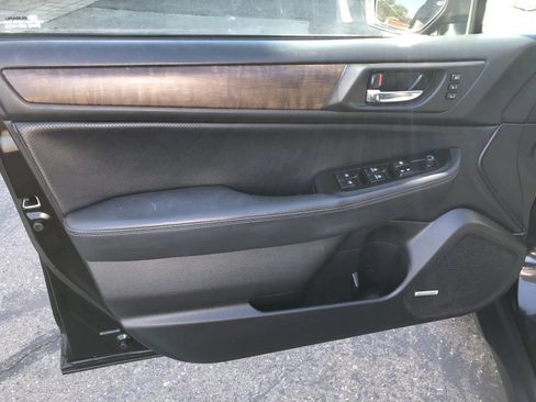 Used 2017 Subaru Outback 2.5i Limited AWD/4WD image 20