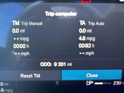 Certified 2025 Volvo XC40 B5 Plus image 20