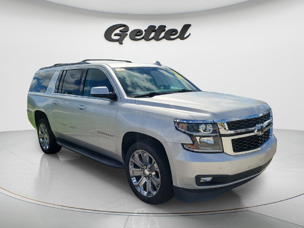 Used 2017 Chevrolet Suburban LT w/ Luxury Package RWD image 5