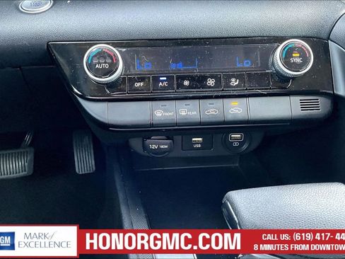 Used 2022 Hyundai Elantra SEL FWD image 14