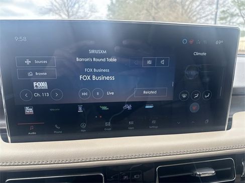 Used 2023 Lincoln Nautilus Reserve image 16