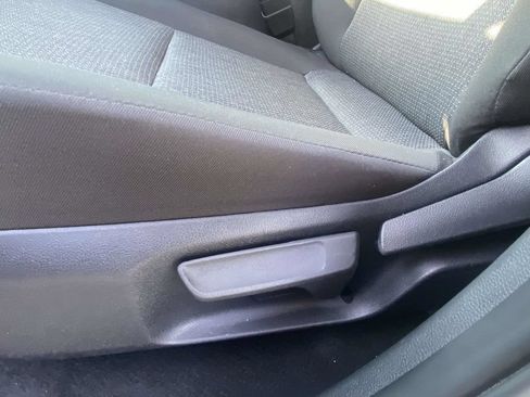 Used 2026 Toyota RAV4 LE AWD/4WD image 18