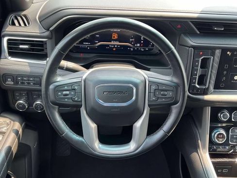 Used 2024 GMC Yukon XL Denali AWD/4WD image 15