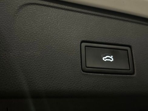 Used 2021 Volkswagen Atlas Cross Sport SE w/ Panoramic Sunroof Package image 41