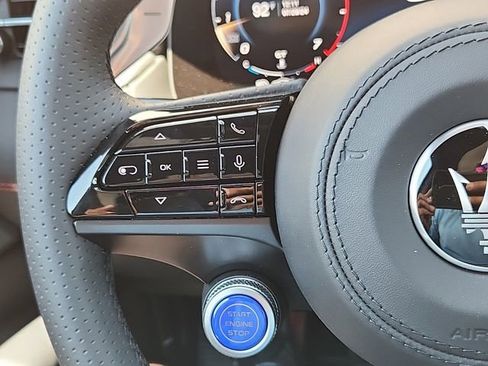 New 2024 Maserati Grecale Modena image 17