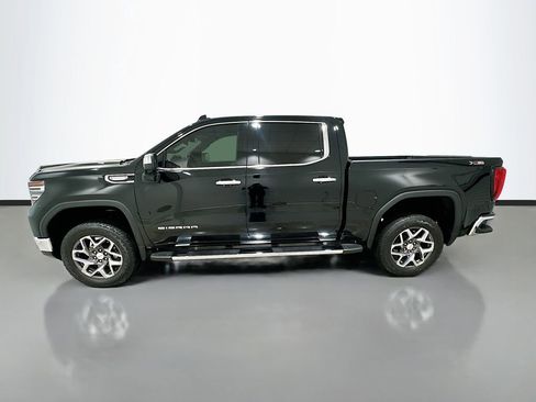 Used 2023 GMC Sierra 1500 SLT AWD/4WD image 4