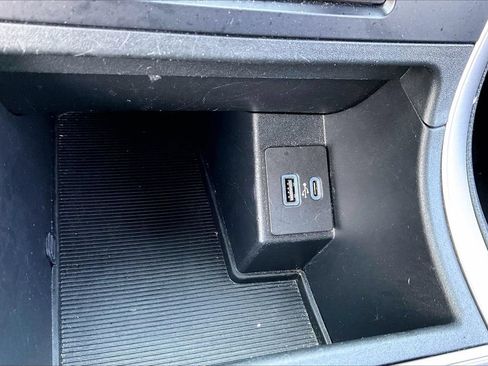 Used 2024 Ford Edge SEL AWD/4WD image 15