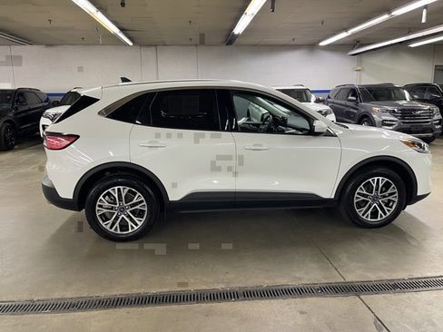 Certified 2022 Ford Escape SEL w/ Technology Package AWD/4WD image 8