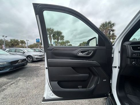 Used 2024 Chevrolet Suburban LT image 29
