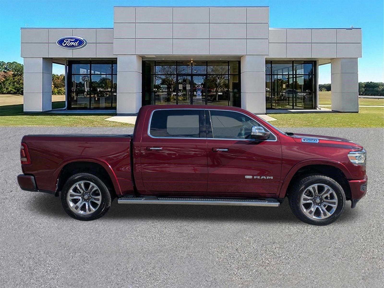 Used 2022 RAM 1500 Limited w/ Body Color Bumper Group AWD/4WD image 3