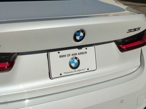 Certified 2024 BMW 330i xDrive Sedan w/ Premium Package image 39